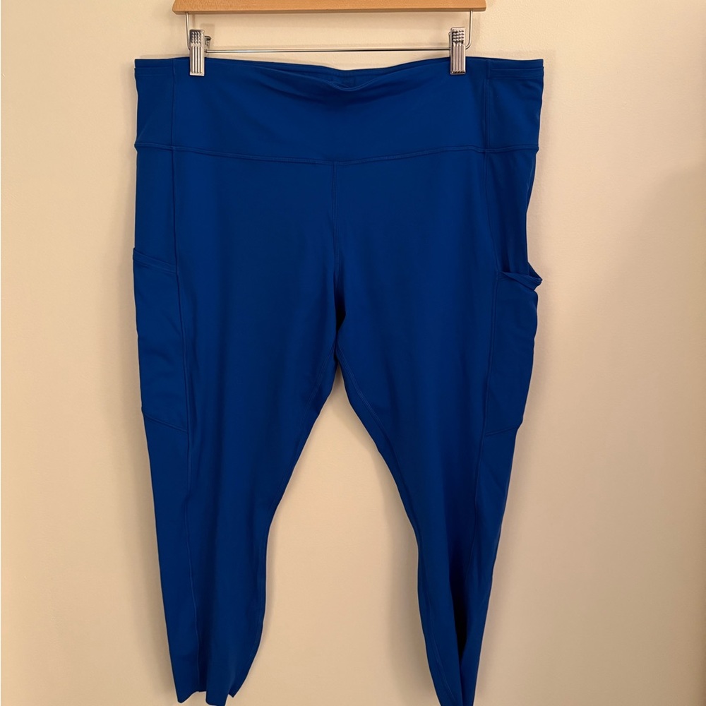 Lululemon cropped blue leggings